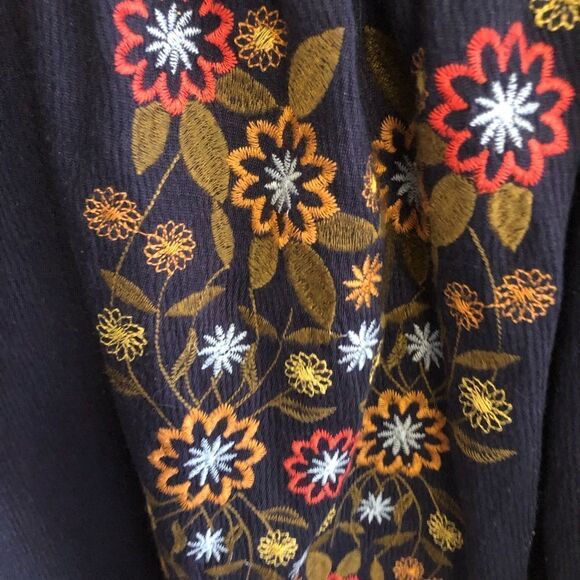 Live to be spoiled blue tank with embroidered front size XL - Picture 3 of 6